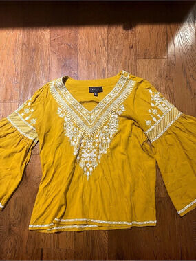 Premise Embroidered Tunic in Yellow & White Size Medium